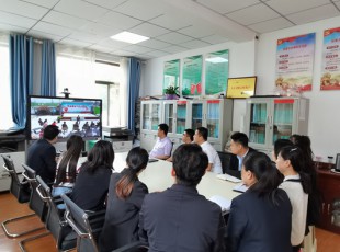 Z6尊龙凯时  收看“党课开讲啦”专题节目